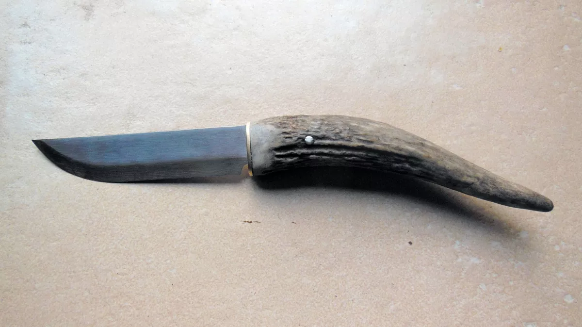 Image de présentation du la création Couteau corneux - version "gros"