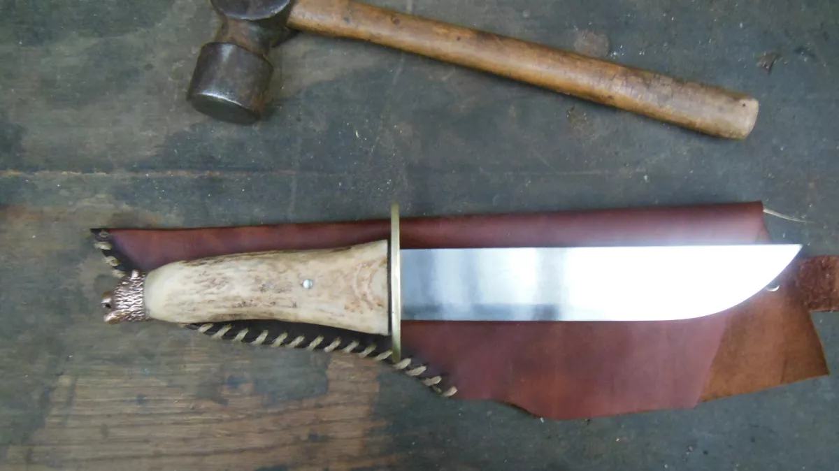 Image de présentation du la création Couteau de cuisine forgé - "Ours Trapeur"